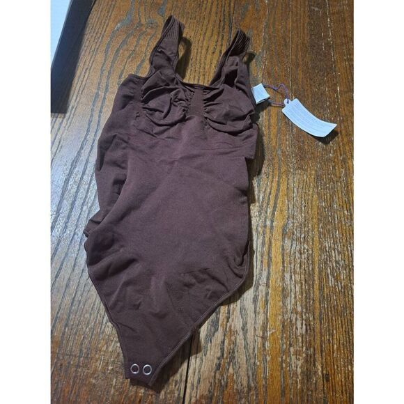 New XS/S Fabletics Bossed Brown Nearly Naked Shaping Thong Bodysuit Shapewear - Picture 6 of 8